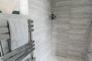 Gwel-Y-Wyddfa_Rhosneigr_Anglesey_ensuite_1920x1080
