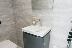 Gwel-Y-Wyddfa_Rhosneigr_Anglesey_ensuite_2_1920x1080