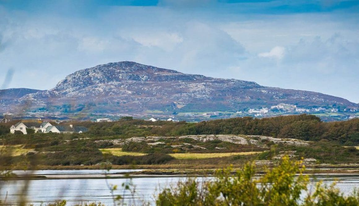 Madrona_Valley_Anglesey_sea_rural-views_1920x1080
